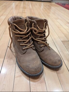 Kodiak Brown Leather Lace-Up Ankle Boots